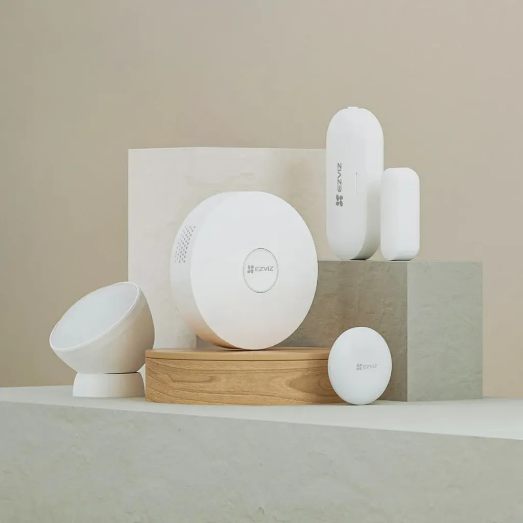 Ezviz B1 Sensor Kit - PIR sensor, intelligent button, door sensor and home gateway